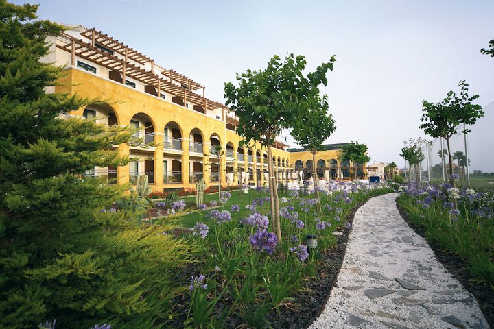 Hotel Exterior 113 of 126