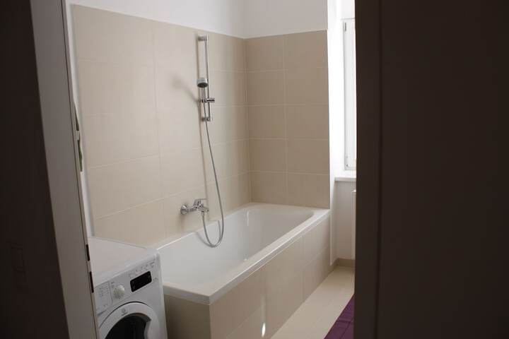 Room 18 of 21