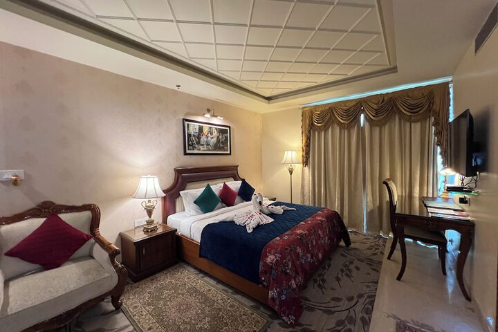Room 76 of 164