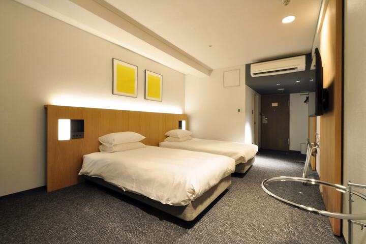 Room 13 of 48