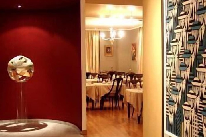 Lounge 45 of 62