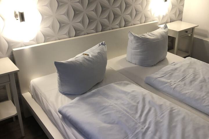 Room 8 of 22