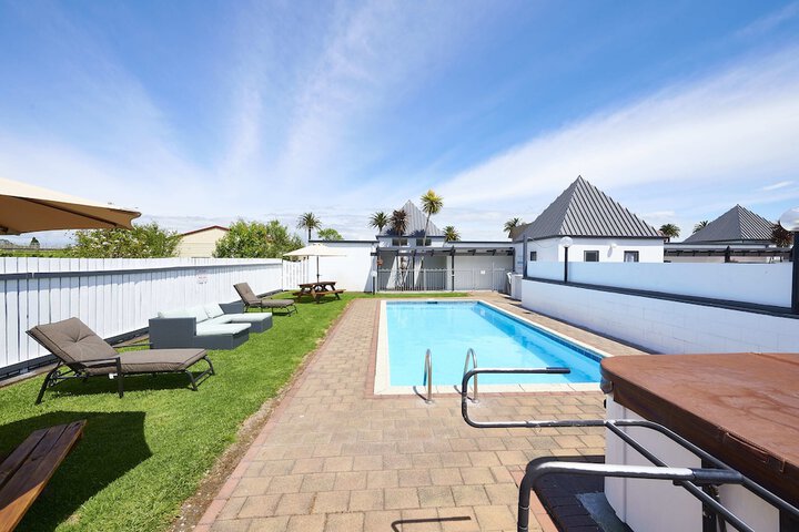 Pool 43 of 63