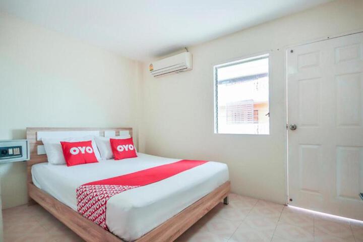 OYO 885 You & Me House