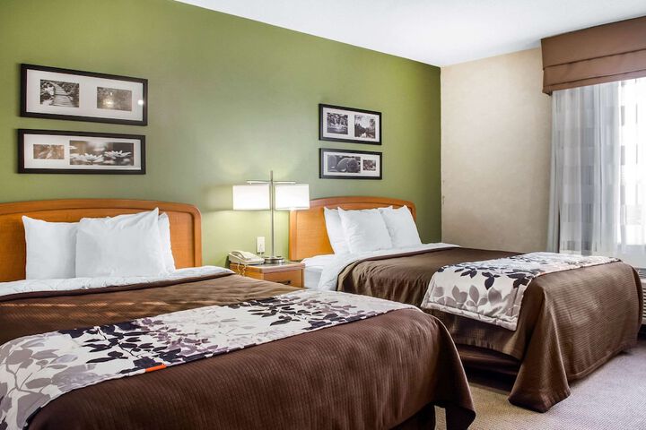 2 Double Beds (1 of 15)