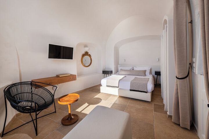 Room 4 of 96