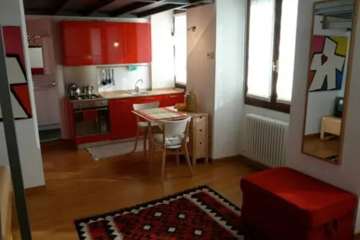 Room 2 of 3