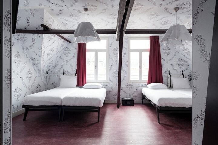 Room 15 of 43