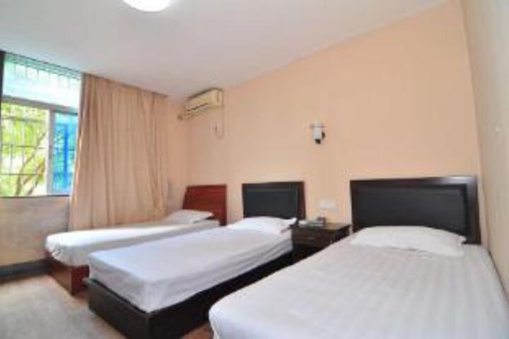 Room 5 of 6
