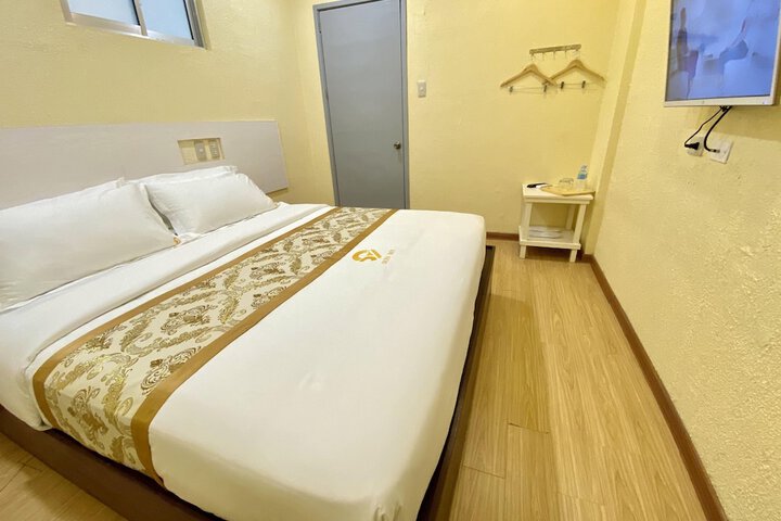 Room 4 of 19