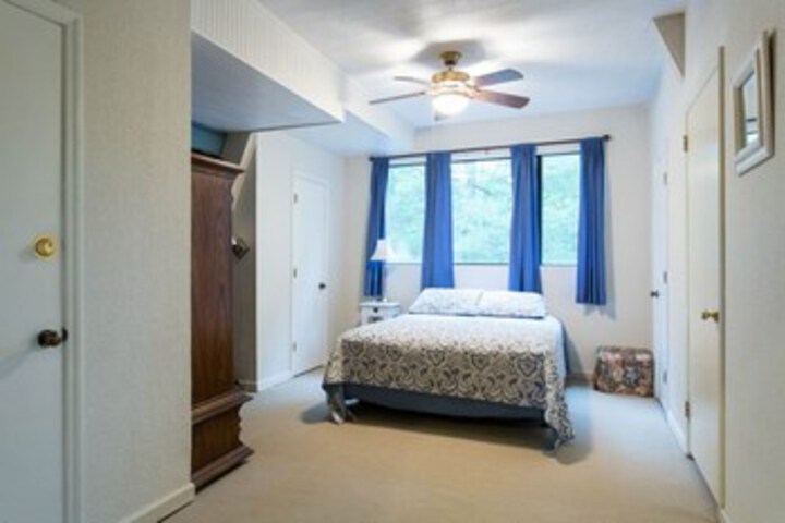 Room 90 of 102