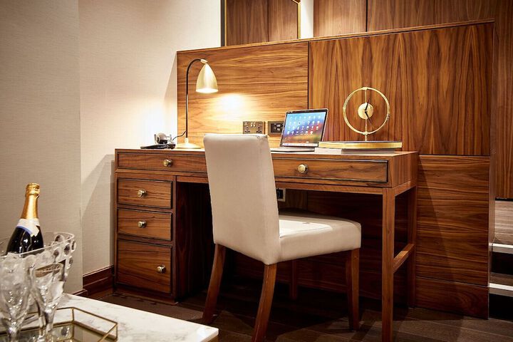 Room 10 of 43