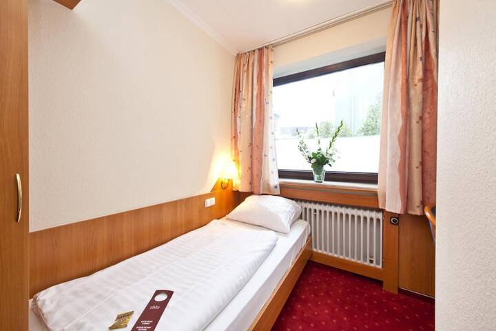 Room 19 of 39