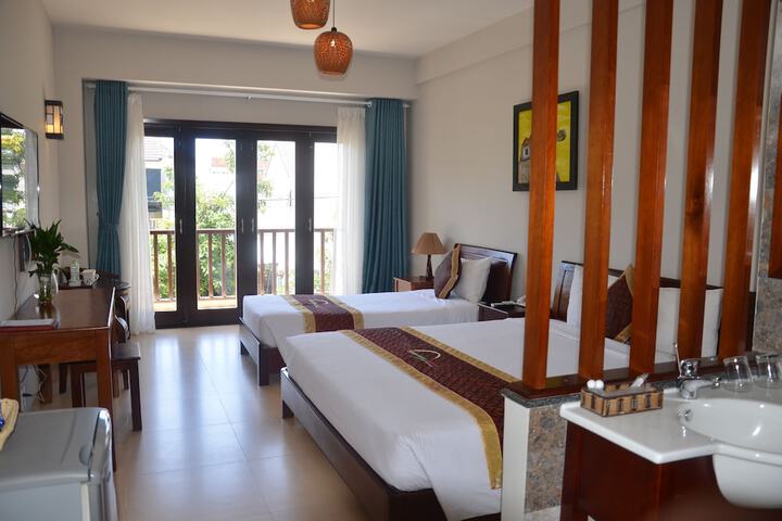 Room 5 of 75