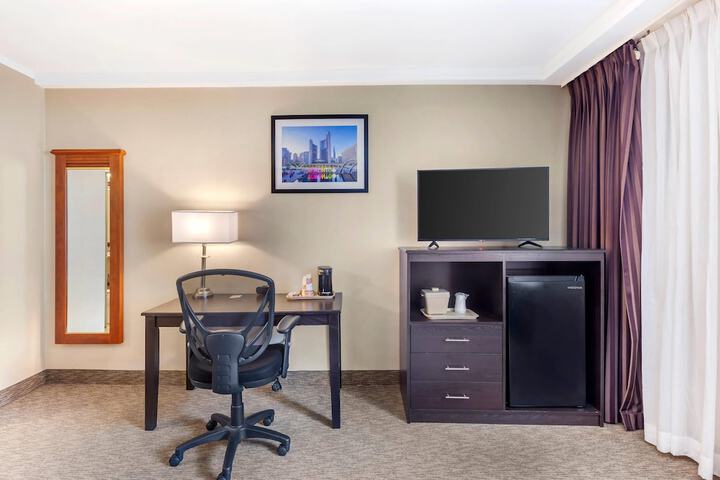 Room 10 of 44