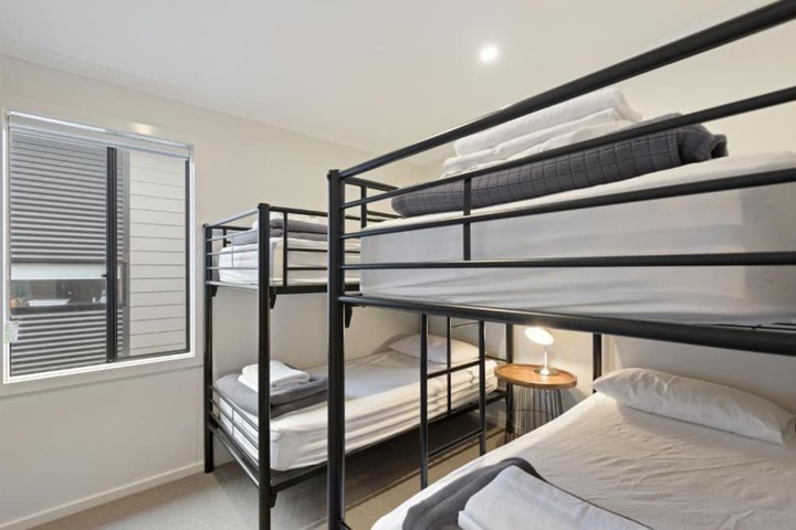 Room 6 of 74