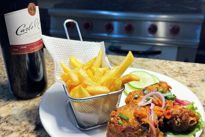 Lounge 27 of 43