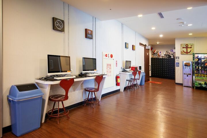 Business Center 94 of 98