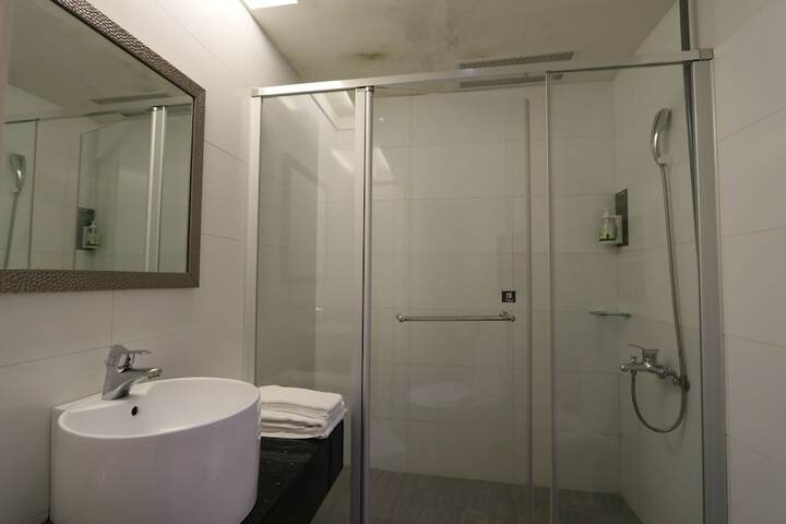 Room 55 of 99