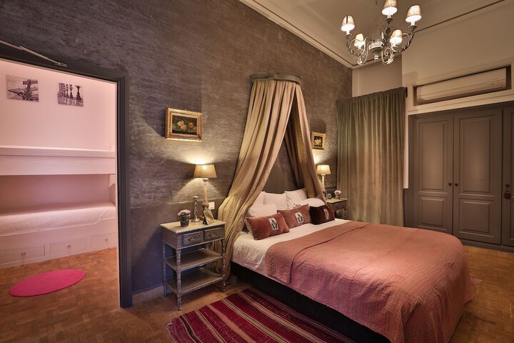 Room 11 of 52