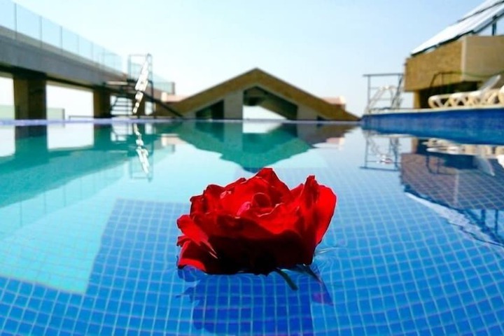 Pool 18 of 28