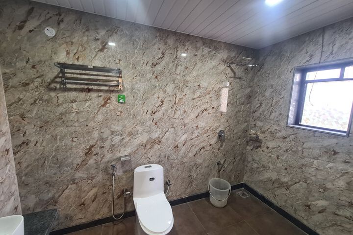Room 3 of 27