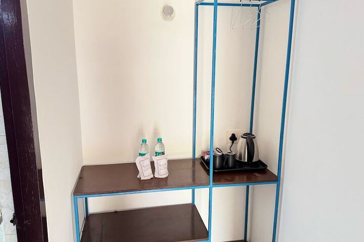 Room 6 of 30