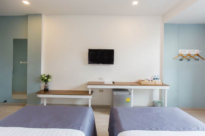 Room 6 of 37