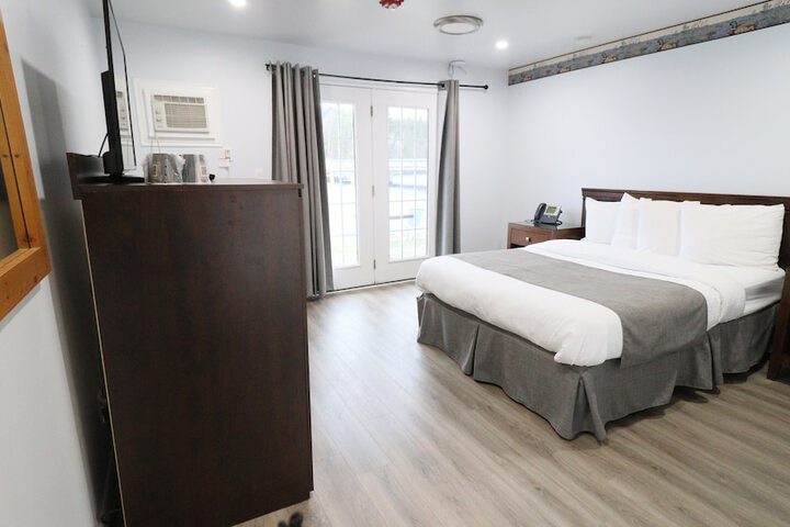 Classic Queen Bed (36 of 63)