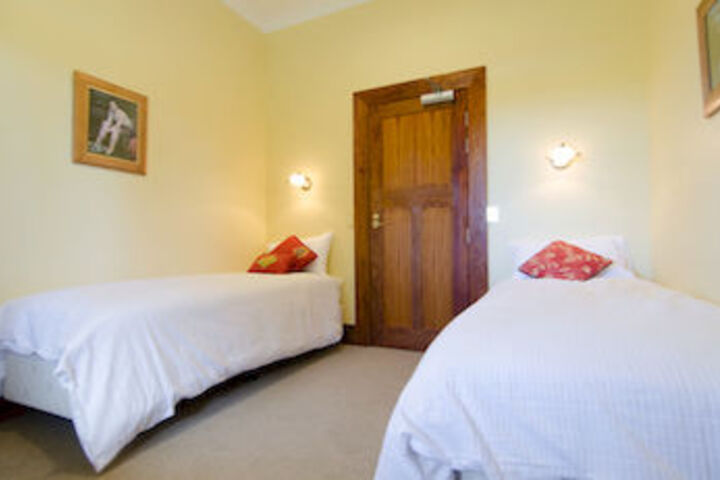 Room 9 of 26