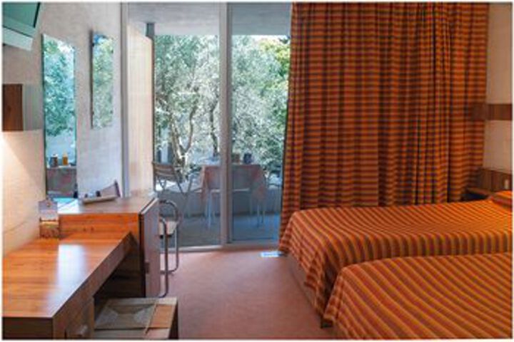 Room 14 of 29