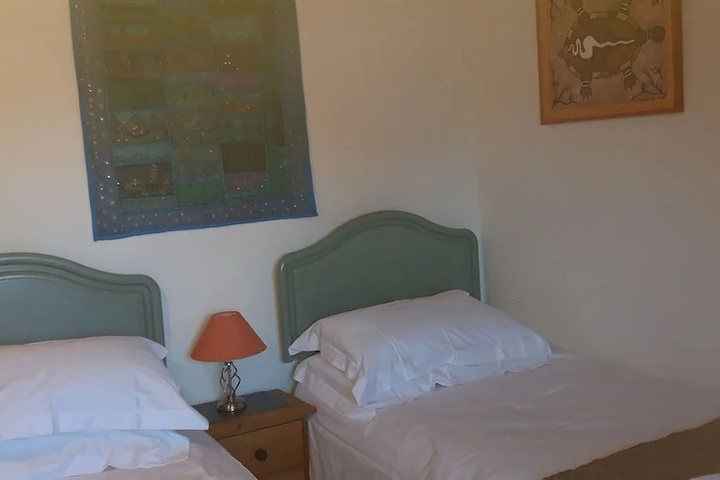 Room 5 of 11