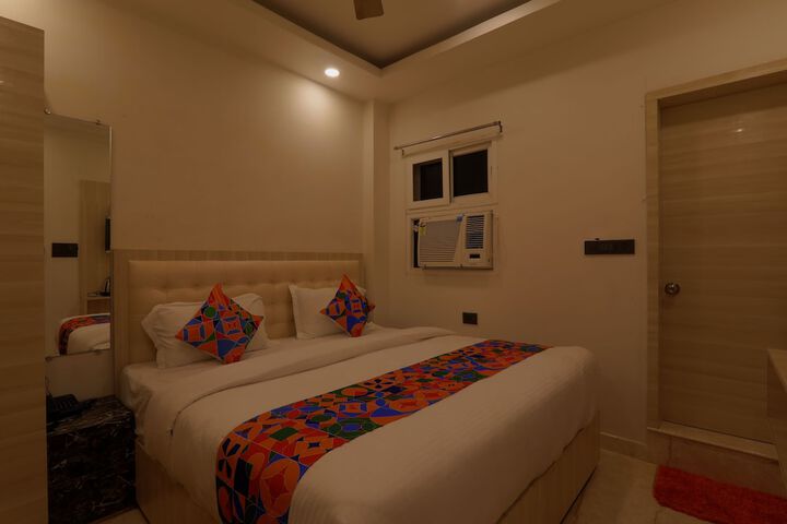 Room 10 of 38