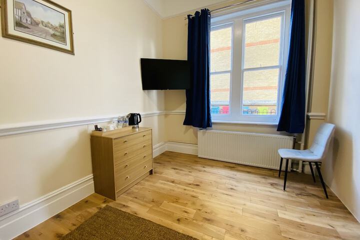 Room 8 of 44