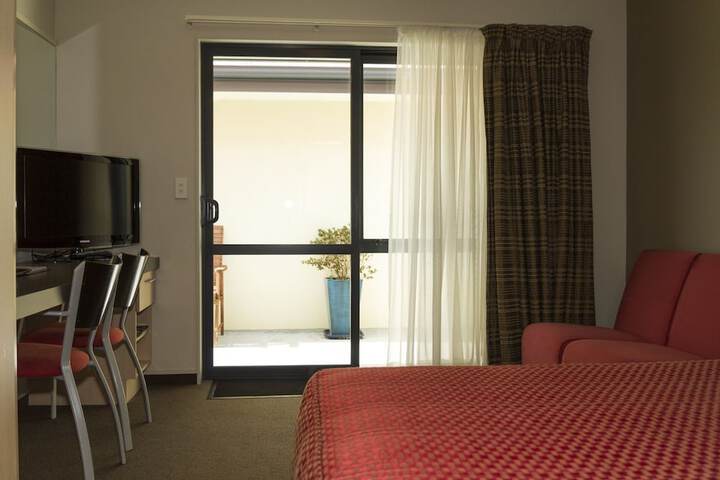 Room 5 of 63