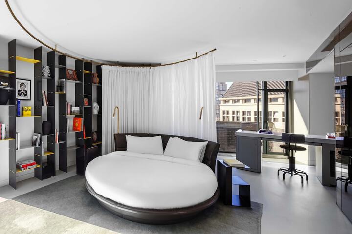 Room 37 of 313