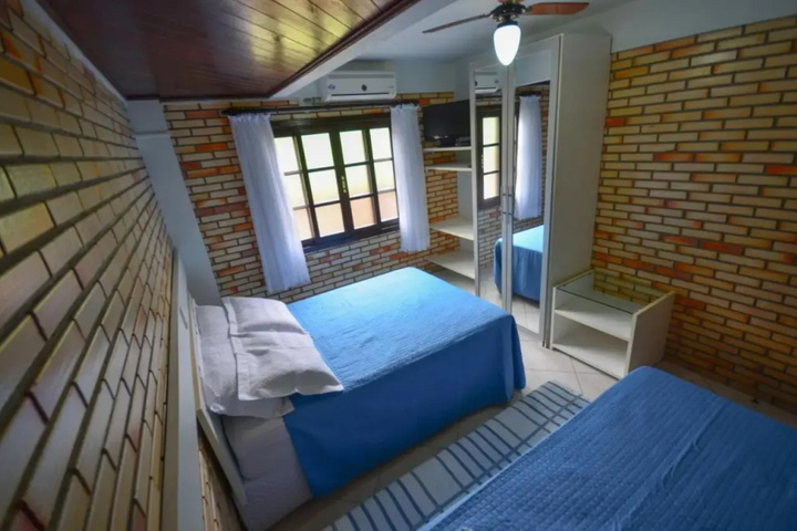 Room 3 of 16