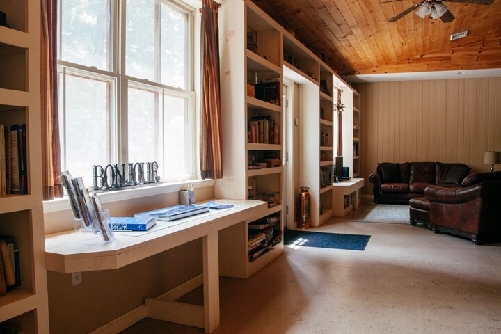 Room 28 of 44