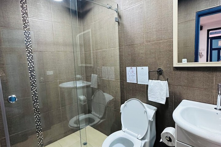 Room 20 of 34
