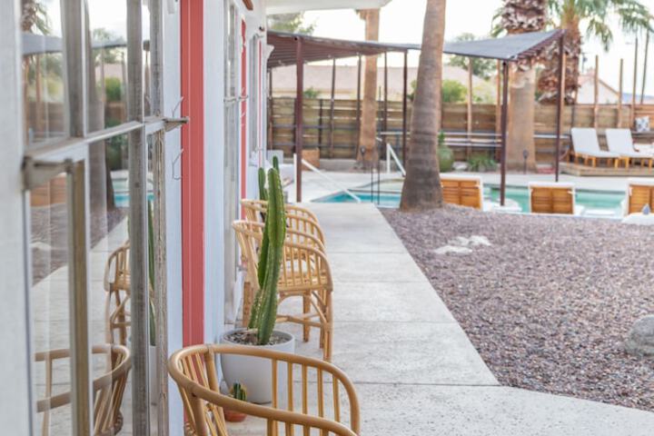 Hotel Exterior 68 of 85