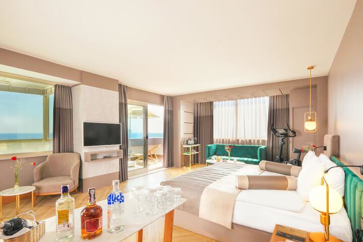 Room 74 of 280