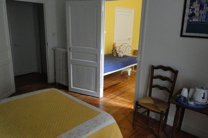 Room 6 of 50