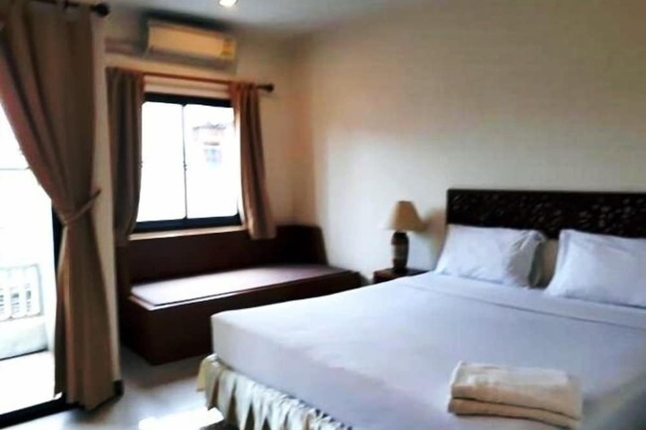 Room 21 of 36