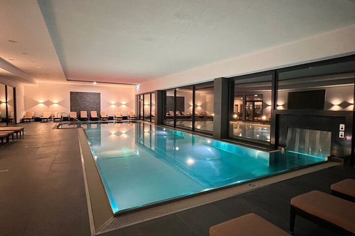 Pool 32 of 53