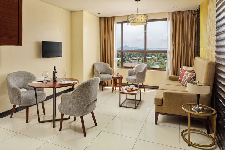 Room 52 of 91