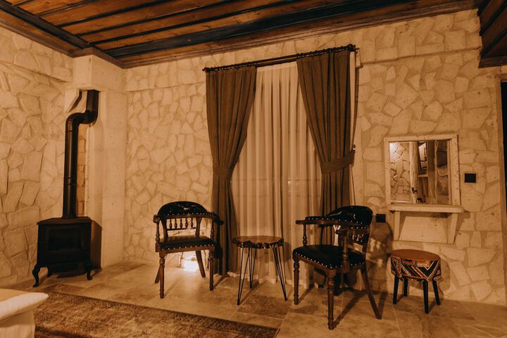 Room 53 of 99