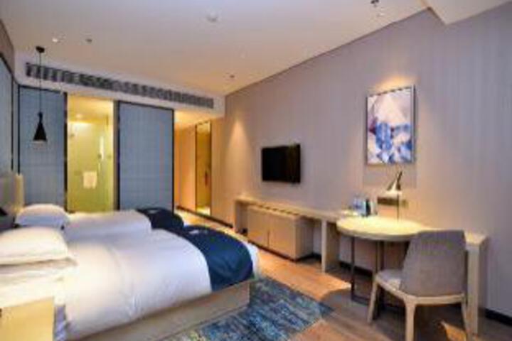 Room 3 of 9