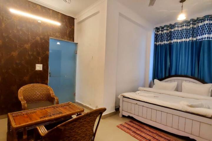 Room 5 of 22