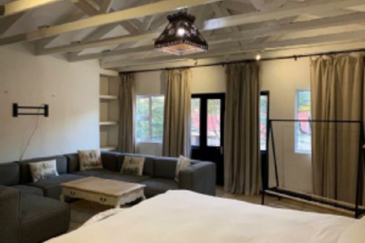 Room 103 of 216
