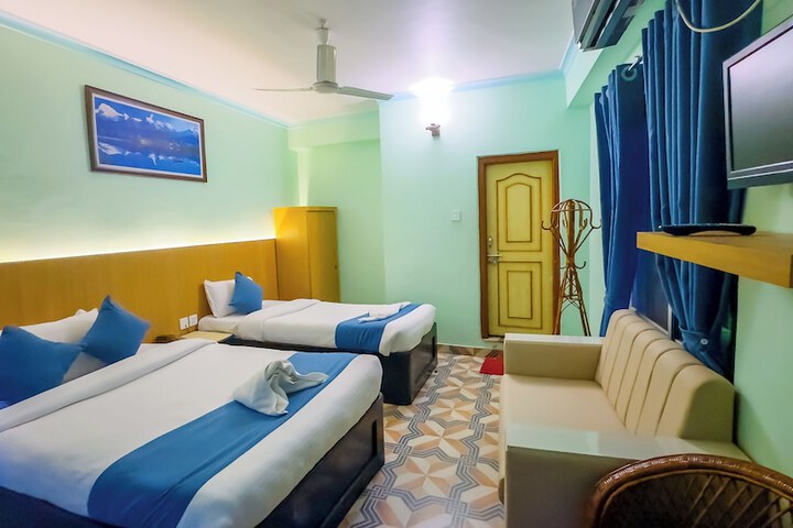 Room 12 of 33